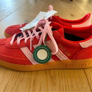 ADIDAS HANDBALL SPEZIAL
Bright Red, Clear Pink & Gum